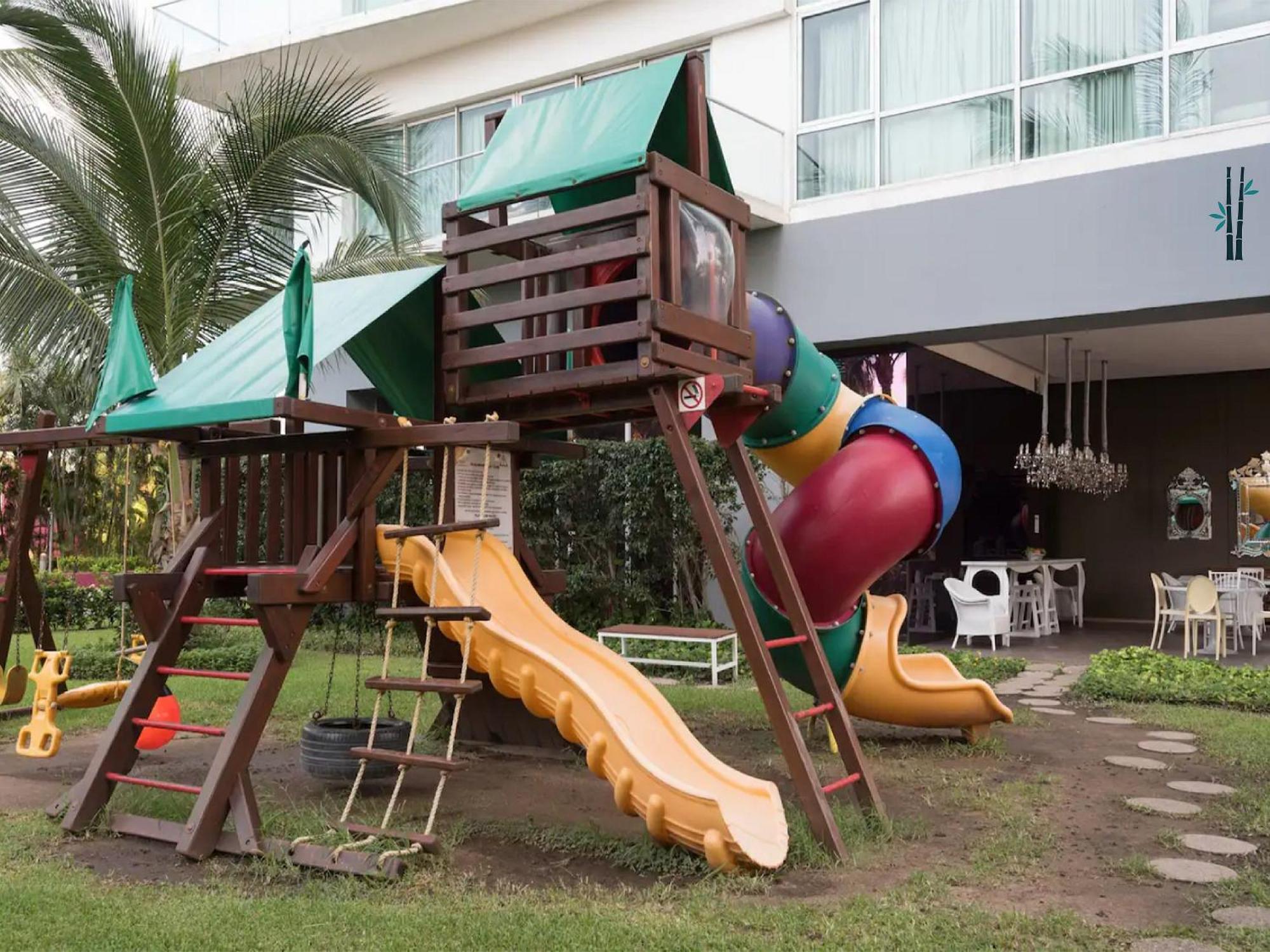 Icon Vallarta Beach Front By Bamboo Skylife Puerto Vallarta Bagian luar foto