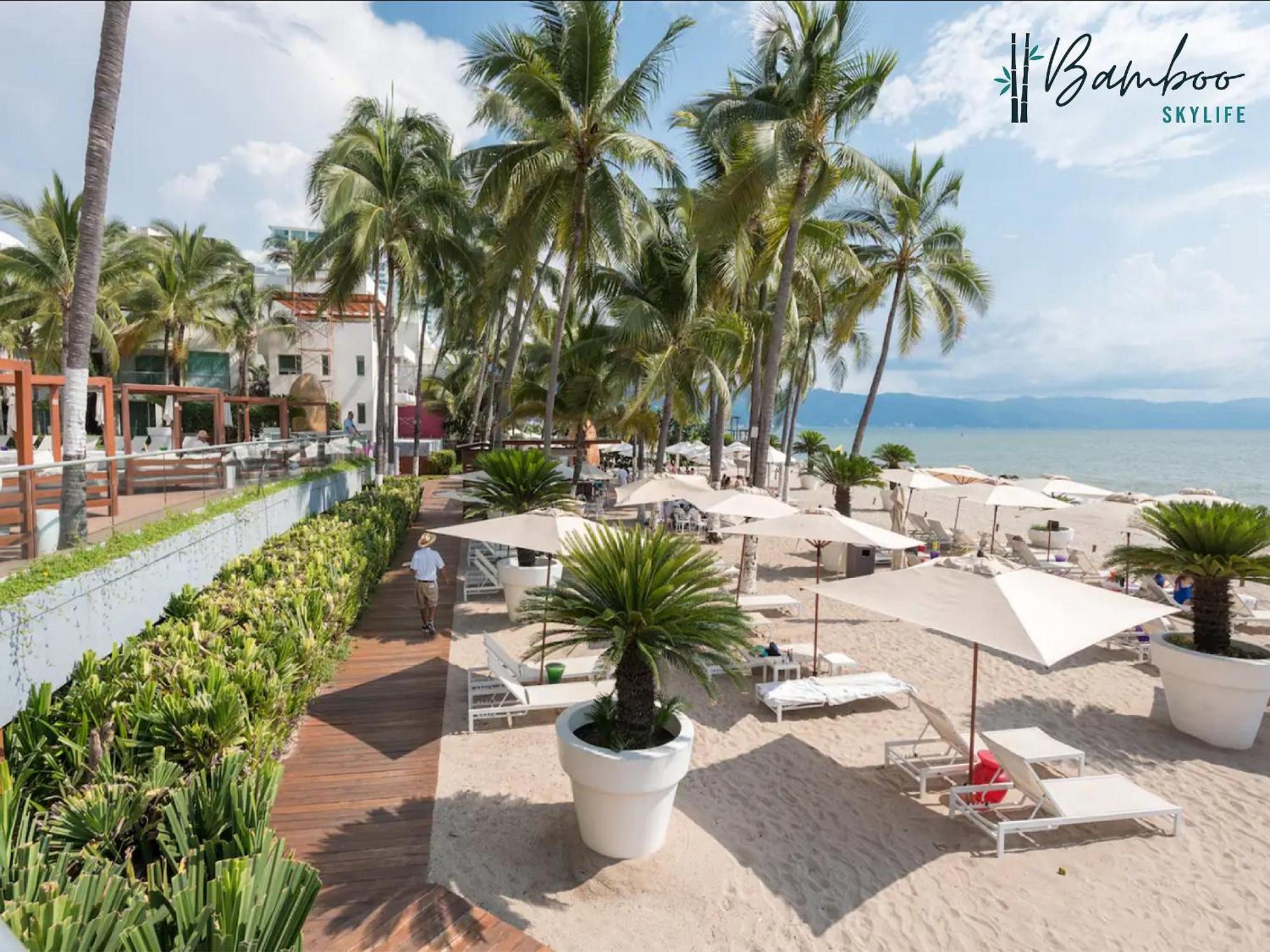 Icon Vallarta Beach Front By Bamboo Skylife Puerto Vallarta Bagian luar foto