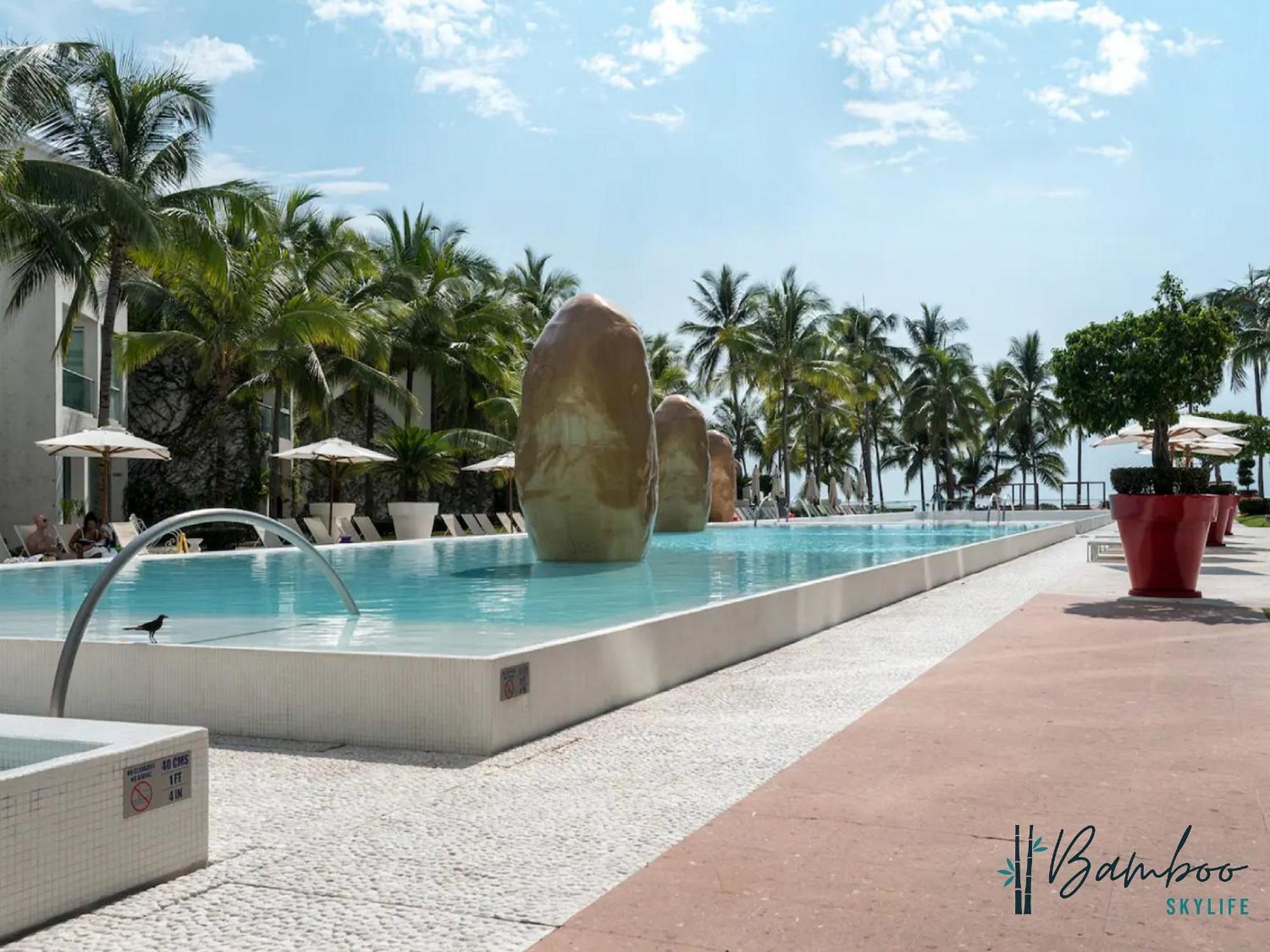 Icon Vallarta Beach Front By Bamboo Skylife Puerto Vallarta Bagian luar foto